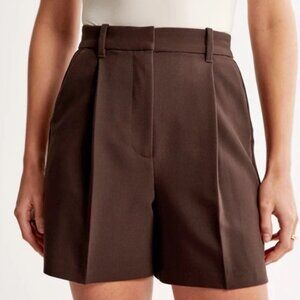 Abercrombie A&F Ultra High Rise Tailored Short S Brown
